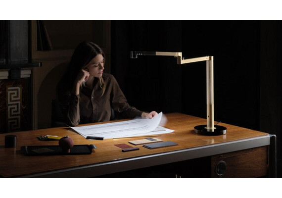 Настольная лампа Dyson Solarcycle Morph (Black/Brass), Цвет: Black/Brass, изображение 3